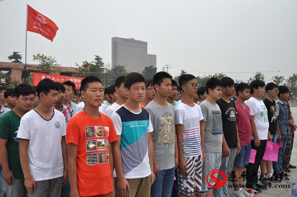 遂平：吴房义工联合会青年志愿者水上应急救援队正式成立