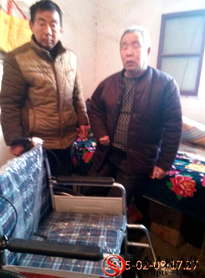 吴房义工：捐赠轮椅做慈善   助残帮困显爱心
