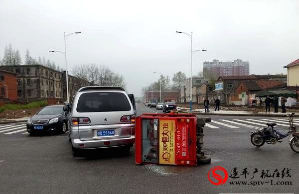 网友建议：建设路与富强路交叉口应该安装信号灯！