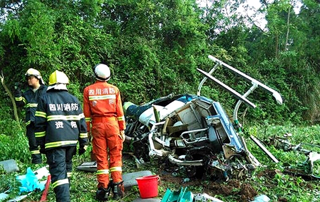 四川资阳劳动镇一直升机坠落 1人被困死亡