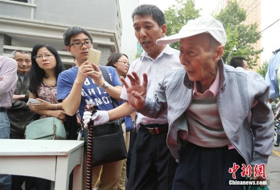 南京86岁老人再战高考已连续参加15年