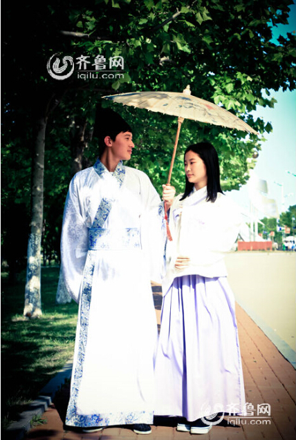 烟台一高校重温端午习俗 上演“汉服大片”