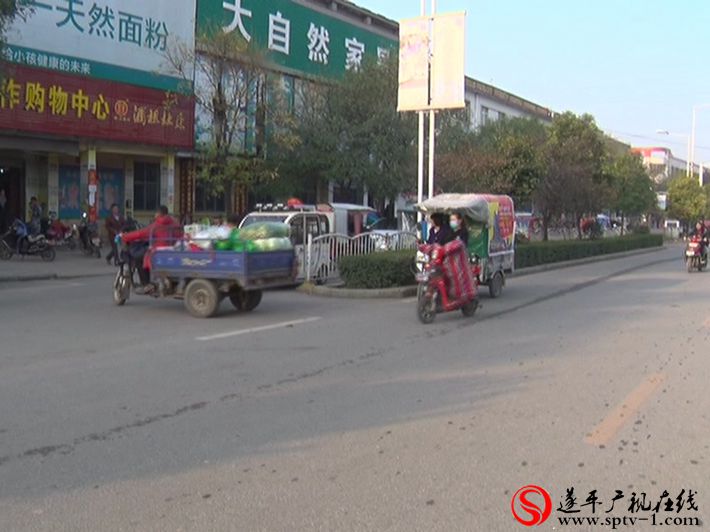 2017-10-27张源  整治三轮车.avi_20171027_163709.161_副本